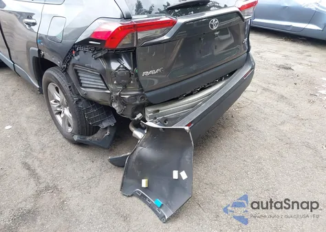 2023 Toyota Rav4 Xle z USA, uszkodzony, nr VIN 2T3W1RFV6PW244157